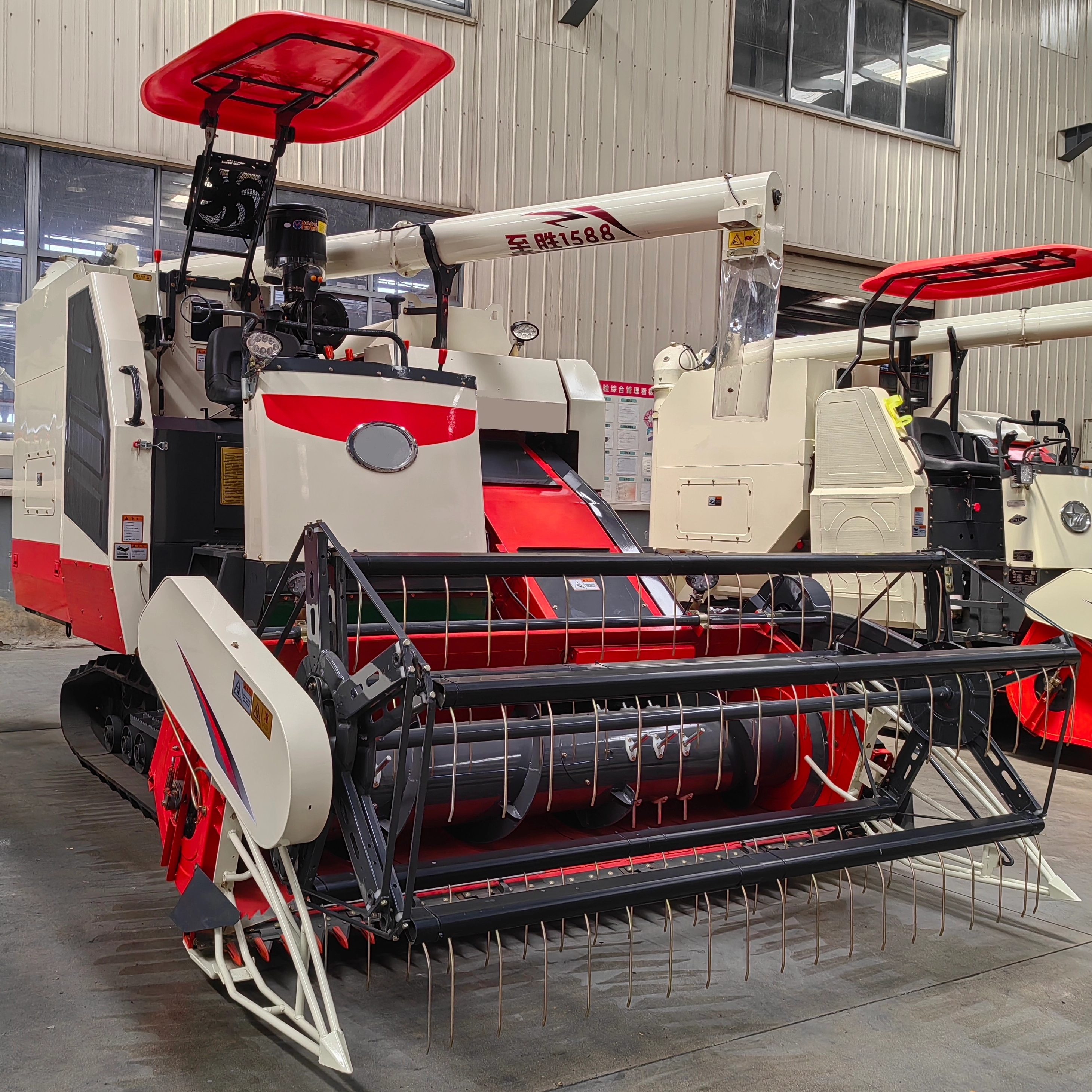 Vigorously Promote Farm Machine New Technologies And Equipment 