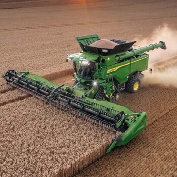 John Deere Maintains Global Leadership in Combine Harvester Sales Amid Industry Shifts
