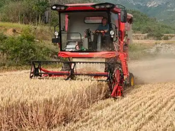 Harvest Quickly One Hour Equals to Additional Dozens of Acres